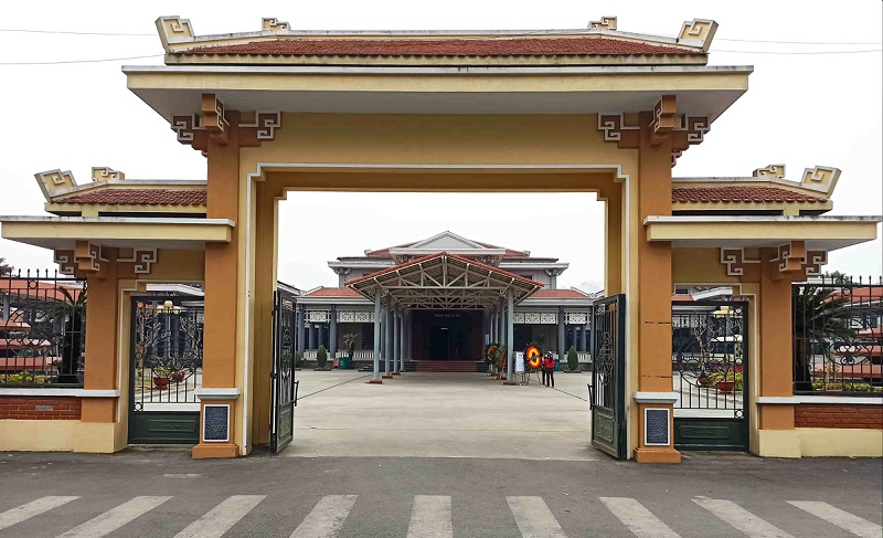 nha-tang-le-cau-giay